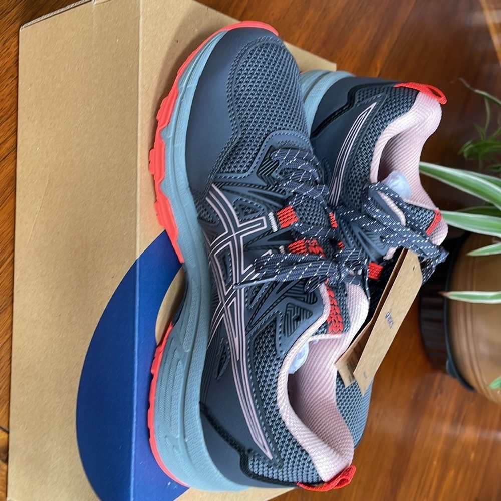 ASICS womens Gel Venture sneakers